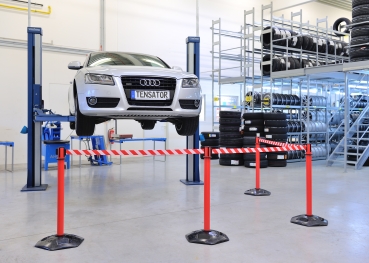 retractable-barrier-heavy-duty-red-3